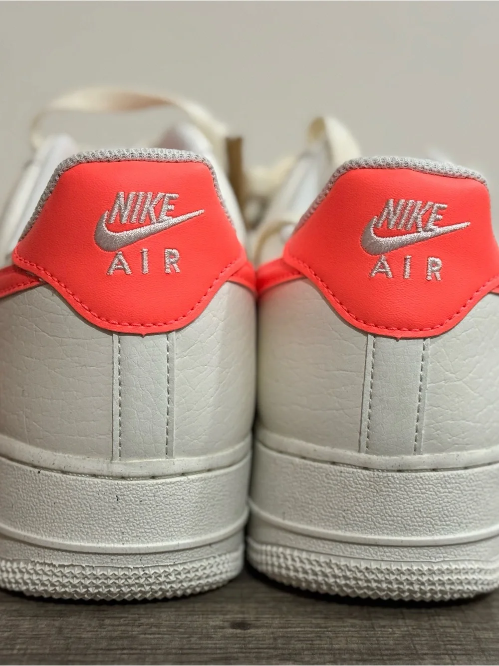 Nike Air Force 1 Men’s 9.5 / Women’s 11 (Box Damage)